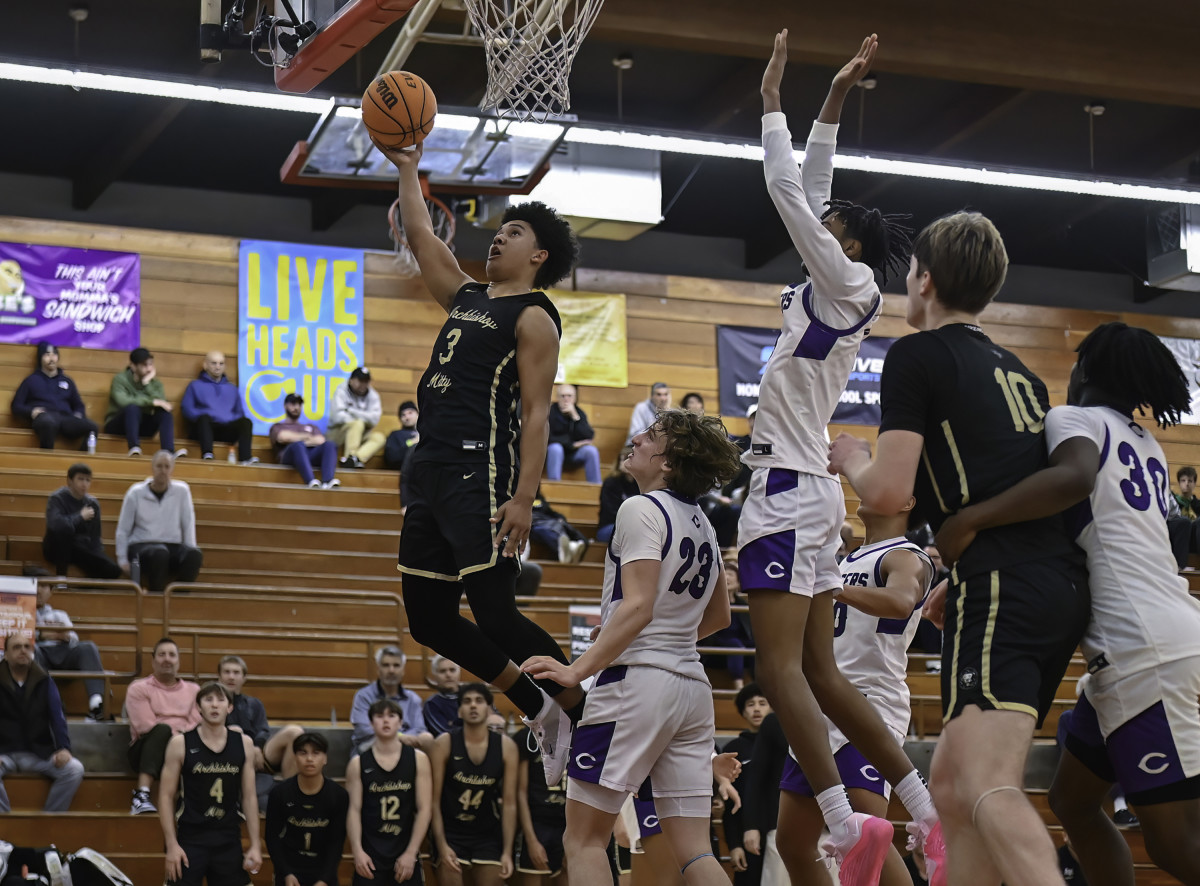 Archbishop Mitty vs Carlsbad Torrey Pines Holiday Classic December 29, 2023 Photo-Justin Fine65